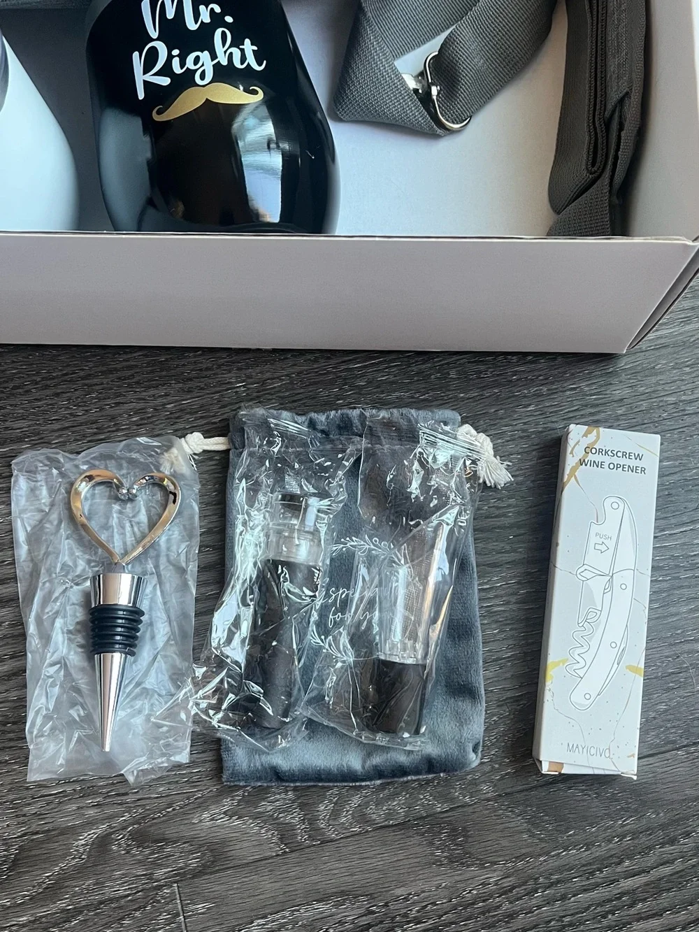 Newlywed travel wine set